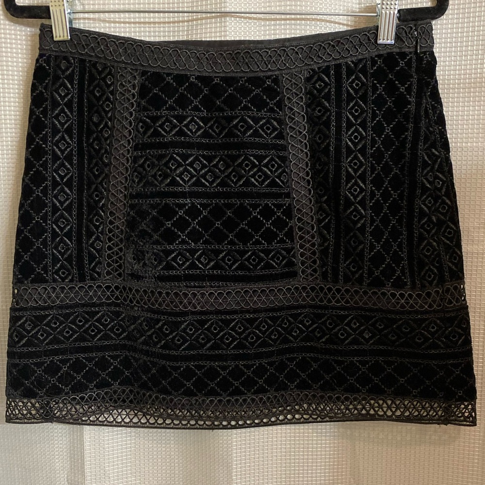 Designed in Paris! Gorgeous Patterned Black Mini Skirt